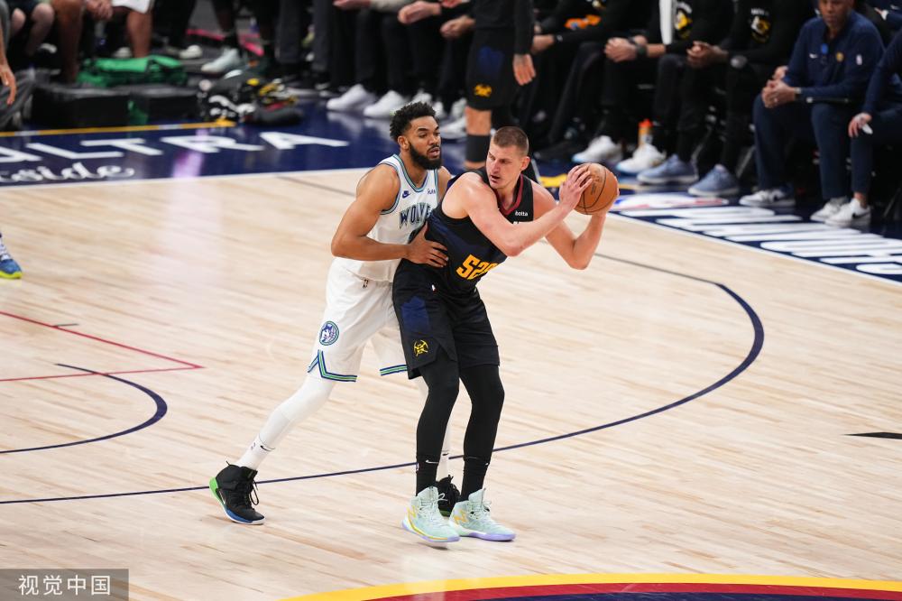 在社交媒体 在社交媒体